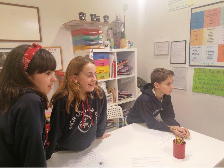 Alumnos en clase de francés en Walk Idiomas